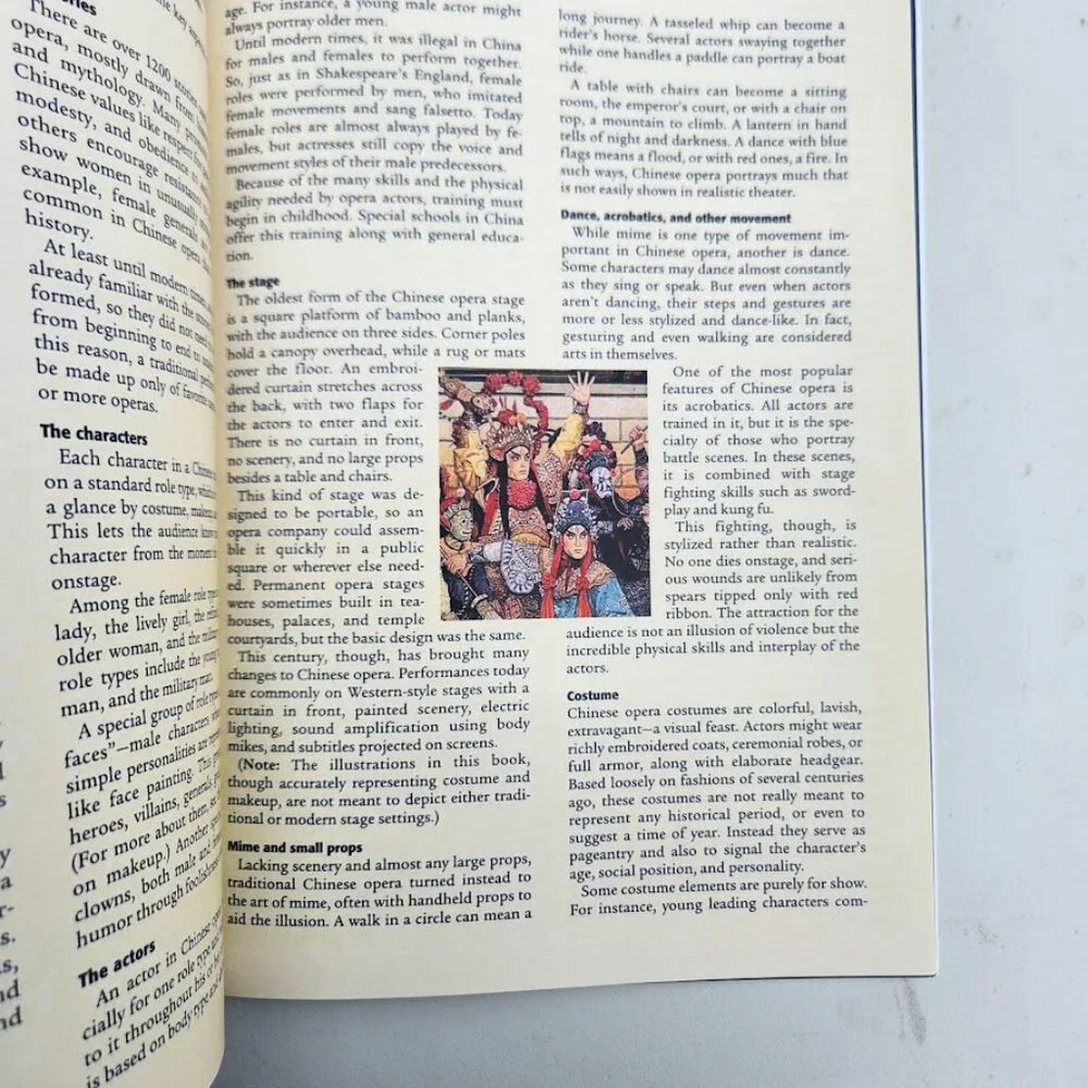 Lady White Snake Tale from Chinese Opera Bilingual Paperback Book English and Ch